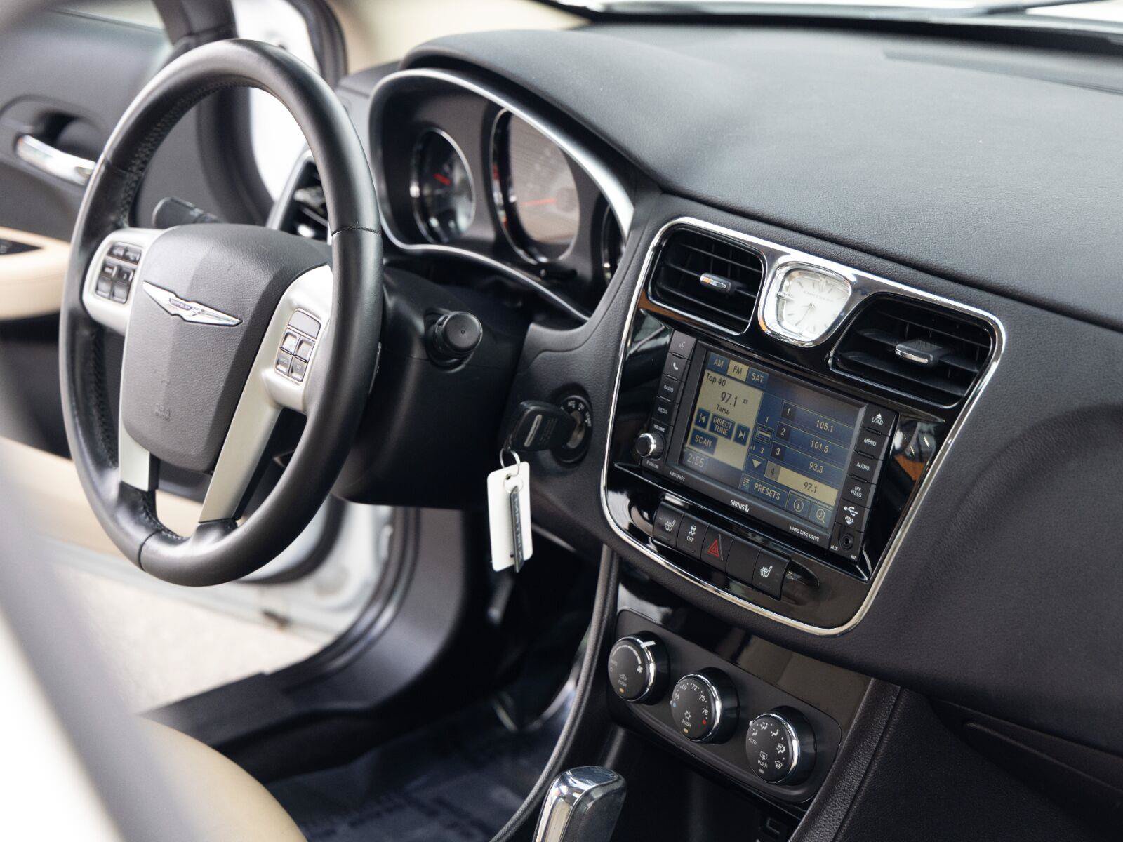 Used 2012 Chrysler 200 Limited FWD image 16