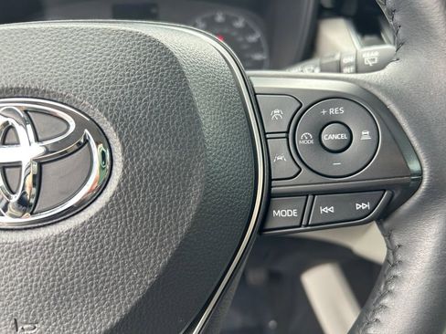 Used 2024 Toyota Corolla Cross LE image 18