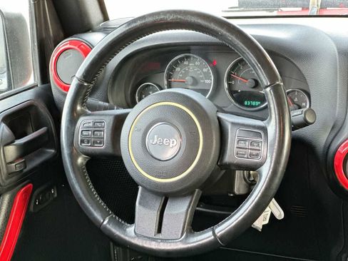 Used 2016 Jeep Wrangler Unlimited Rubicon w/ Connectivity Group AWD/4WD image 27