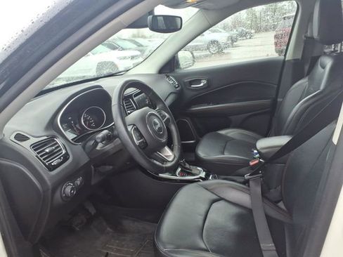 Used 2019 Jeep Compass Limited AWD/4WD image 9
