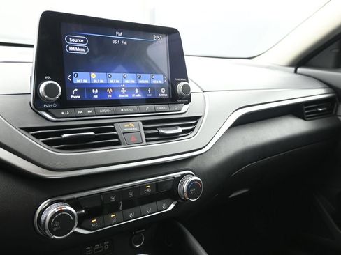 Certified 2025 Nissan Altima 2.5 SR FWD image 18