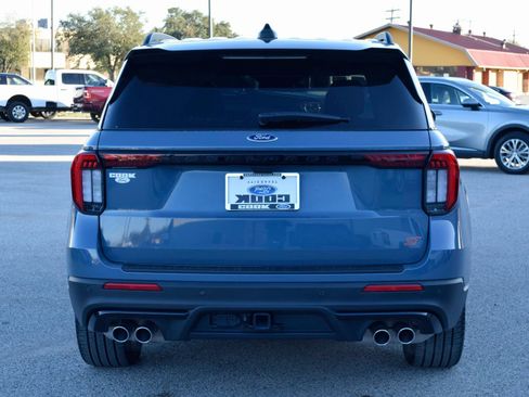 Certified 2025 Ford Explorer ST image 9