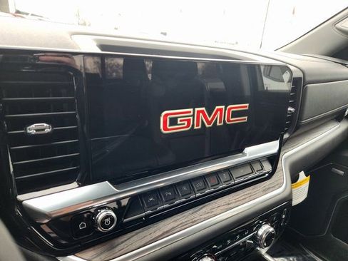 New 2026 GMC Sierra 1500 SLT image 16