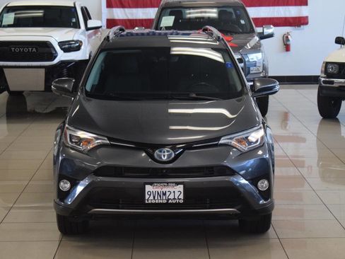 Used 2018 Toyota RAV4 Limited w/ Advanced Technology Package AWD/4WD image 10