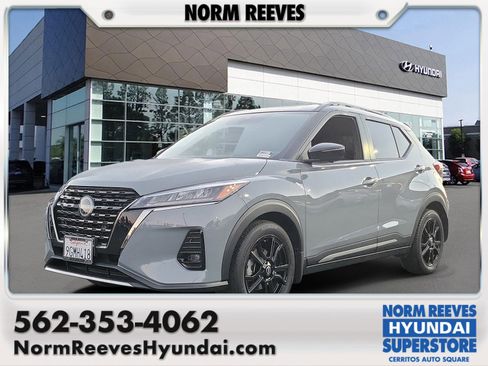 Used 2023 Nissan Kicks SR image 1