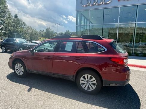 Used 2017 Subaru Outback 2.5i AWD/4WD image 6