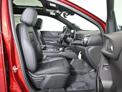 New 2026 Chevrolet Equinox LT w/ Convenience Package II AWD/4WD image 13
