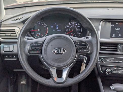 Used 2018 Kia Optima LX FWD image 12