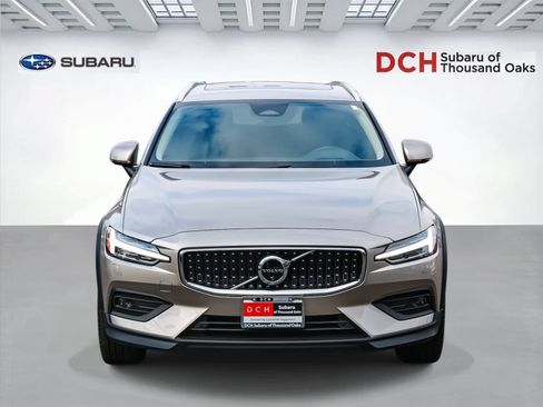 Used 2025 Volvo V60 B5 Cross Country Ultra w/ Protection Package Premier AWD/4WD image 2