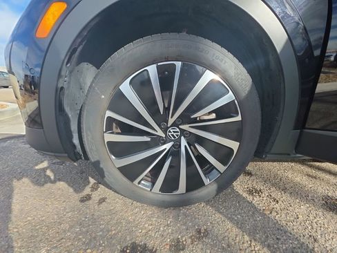 Certified 2023 Volkswagen ID.4 Pro S Plus image 22