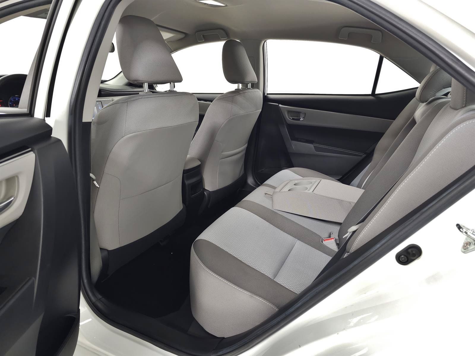 Used 2018 Toyota Corolla LE FWD image 23