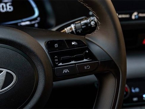 New 2025 Hyundai Elantra Sport image 9