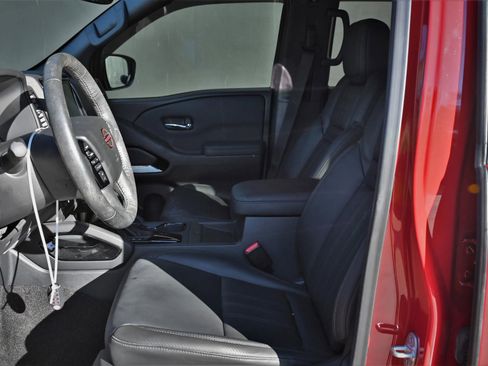 Used 2022 Nissan Frontier PRO-4X w/ Pro-4X Premium Package image 18