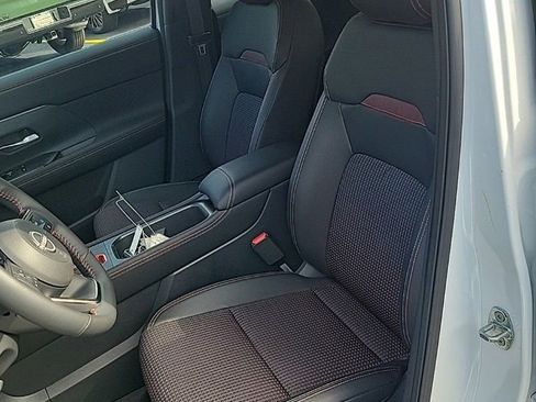 Used 2025 Nissan Kicks SR FWD image 21