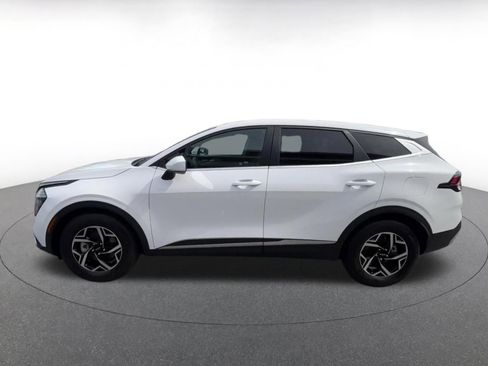 Used 2025 Kia Sportage LX FWD image 8