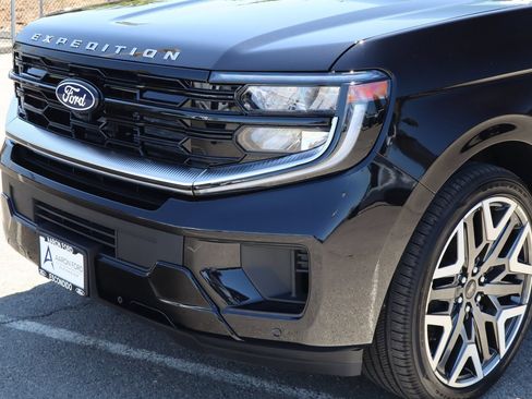 New 2027 Ford Expedition Max Platinum w/ Platinum Ultimate Package AWD/4WD image 8