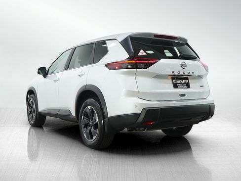 Used 2025 Nissan Rogue SV AWD/4WD image 4