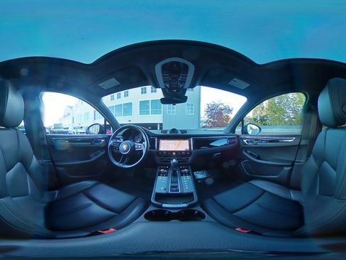 Used 2023 Porsche Macan image 30