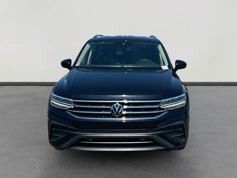 Used 2023 Volkswagen Tiguan SE FWD image 7