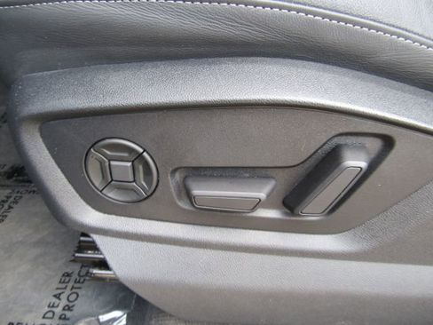 Used 2023 Audi Q8 Premium Plus w/ Premium Plus Package image 17