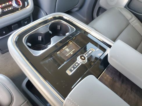 Used 2020 Lincoln Navigator Reserve w/ Luxury Package image 10