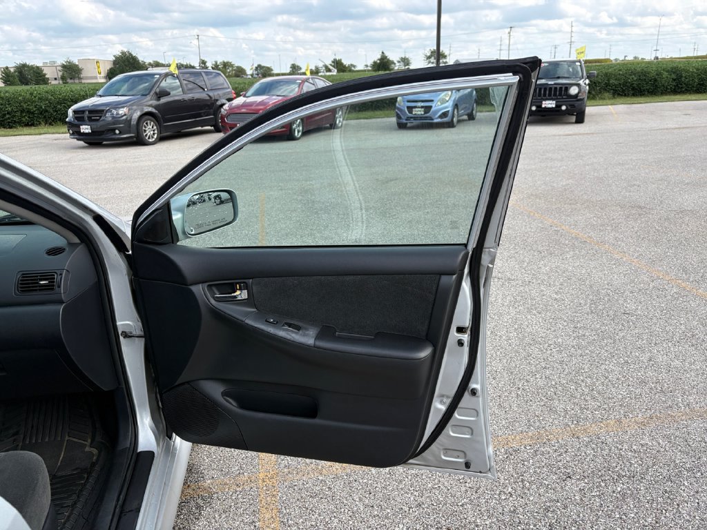 Used 2005 Toyota Corolla S w/ Enhanced Pwr Pkg FWD image 32