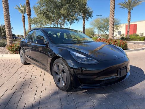 Used 2021 Tesla Model 3 Standard Range Plus image 1