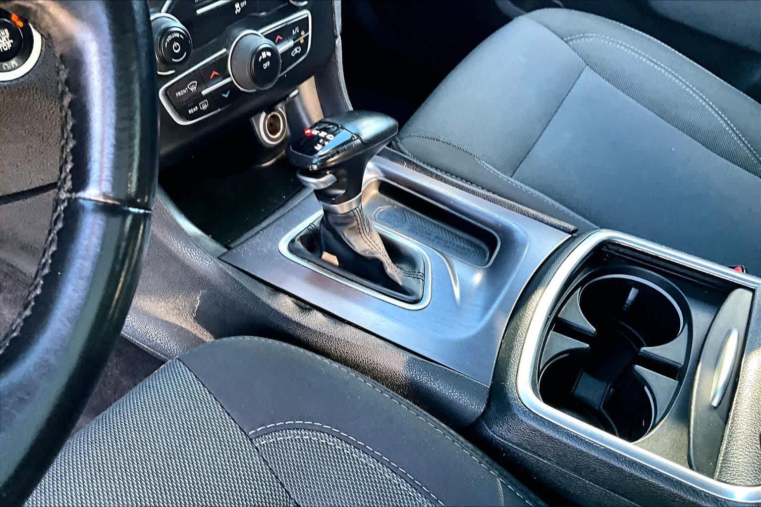 Used 2017 Dodge Charger SE RWD image 17