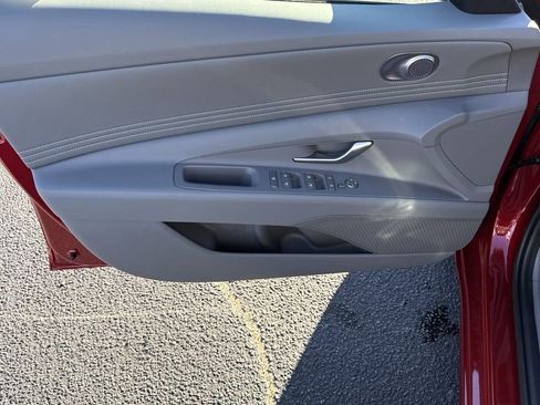 New 2025 Hyundai Elantra SEL FWD image 10