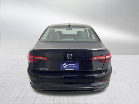 Certified 2023 Volkswagen Jetta SE w/ Panoramic Sunroof Package image 6