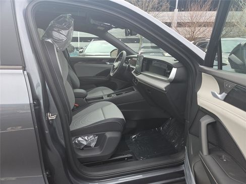 New 2026 Volkswagen Tiguan SE R-Line image 27