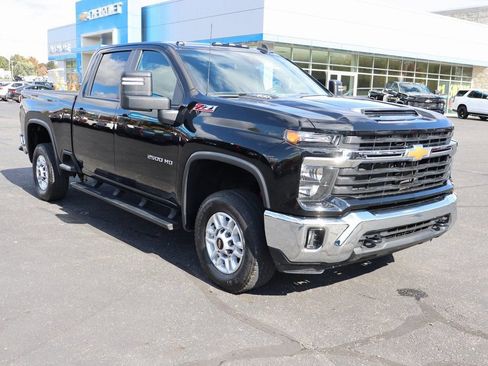 Used 2024 Chevrolet Silverado 2500 LT w/ All Star Edition AWD/4WD image 2