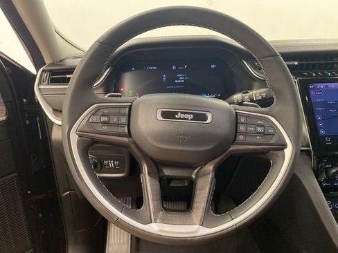 Used 2023 Jeep Grand Cherokee L Limited AWD/4WD image 19