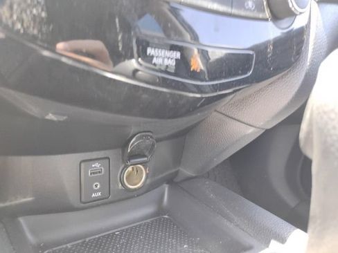 Used 2017 Nissan Rogue S AWD/4WD image 20