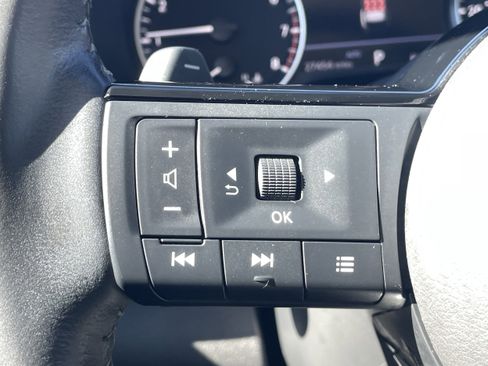 Used 2023 Nissan Pathfinder SL image 28