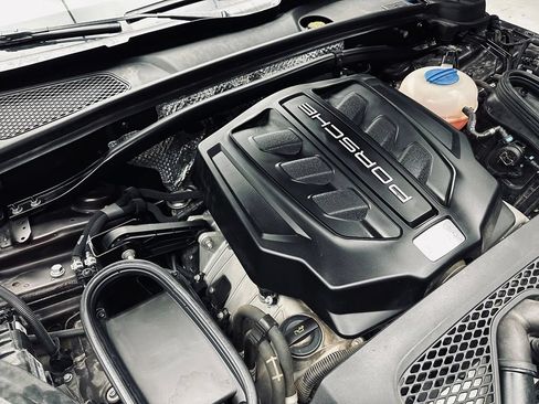 Used 2018 Porsche Macan S AWD/4WD image 46