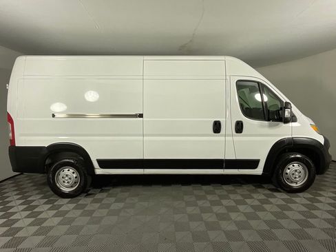 Used 2023 RAM ProMaster 2500 image 2