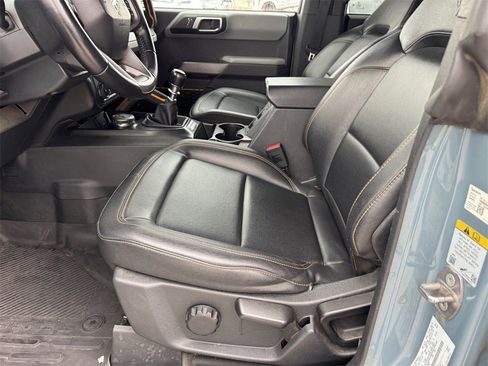 Used 2022 Ford Bronco Badlands image 10