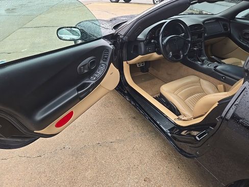 Used 2003 Chevrolet Corvette Convertible w/ Preferred Equipment Group1 image 28