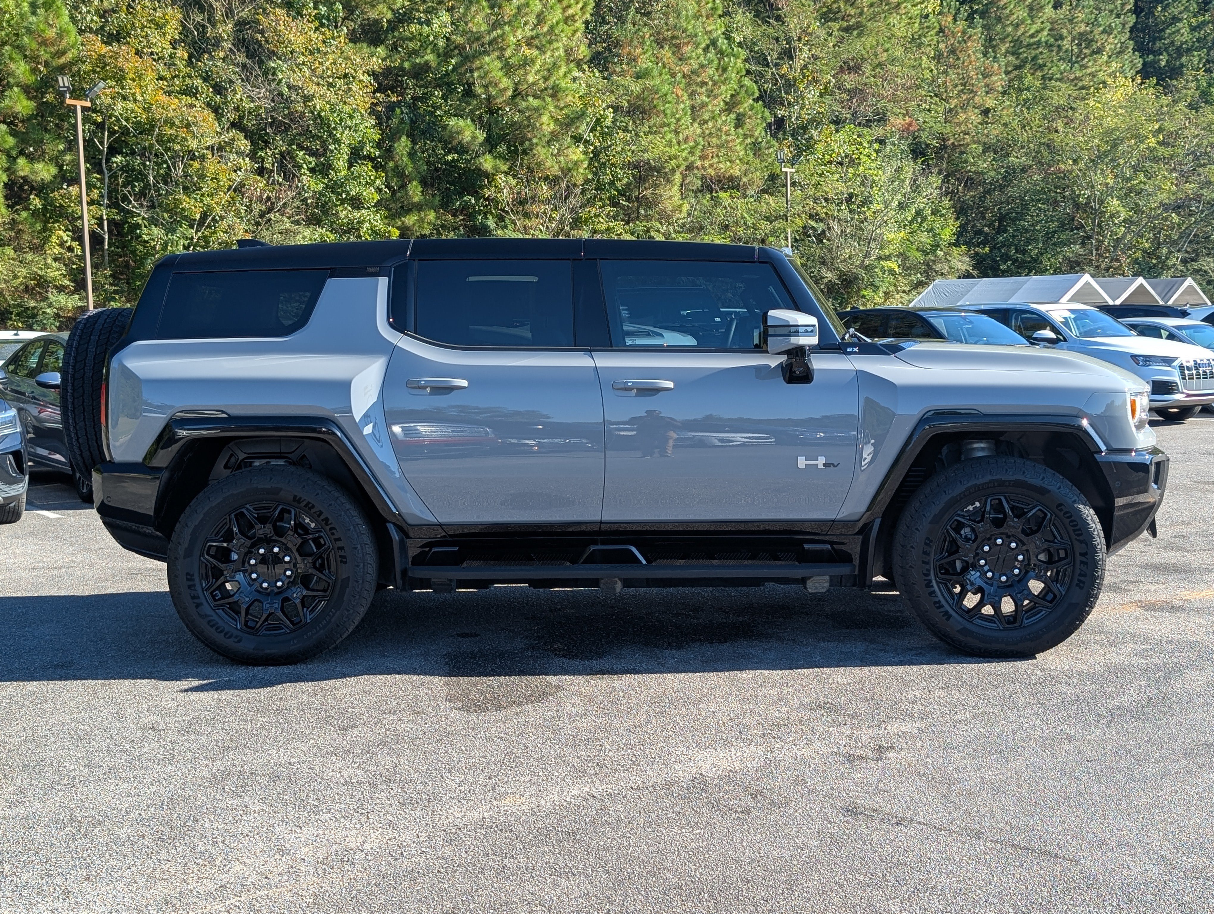 Used 2025 GMC Hummer EV 2X AWD/4WD image 10