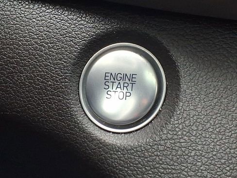Used 2019 Hyundai Santa Fe FWD image 29