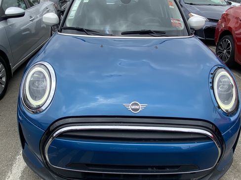 Used 2024 MINI Cooper 4-Door Hardtop FWD image 8