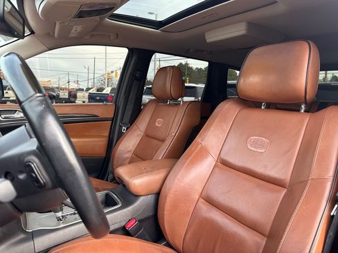 Used 2012 Jeep Grand Cherokee Overland Summit image 10