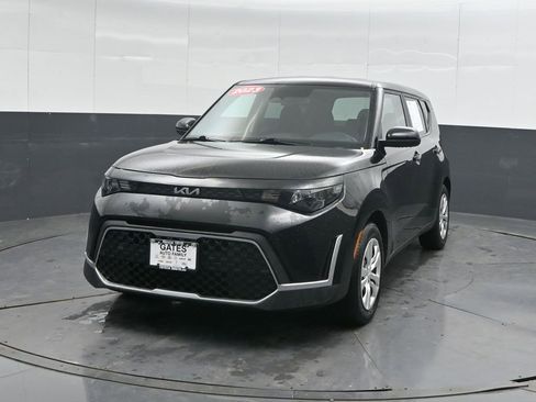 Used 2023 Kia Soul LX image 6