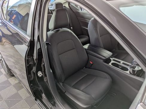 Used 2024 Nissan Altima 2.5 SV FWD image 27