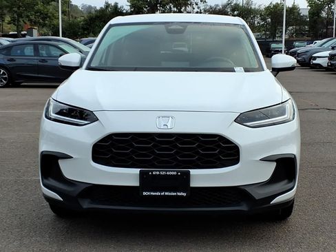 Used 2023 Honda HR-V LX image 2