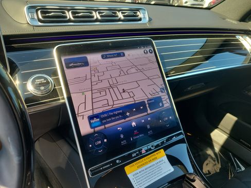 Certified 2025 Mercedes-Benz S 580 4MATIC Sedan image 21