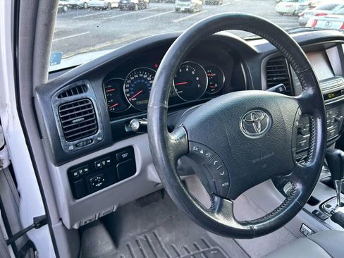 Used 2005 Toyota Land Cruiser image 15