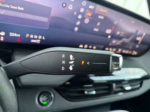 Used 2025 Buick Enclave Preferred image 21