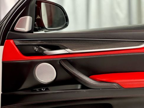 Used 2016 BMW X6 M image 43